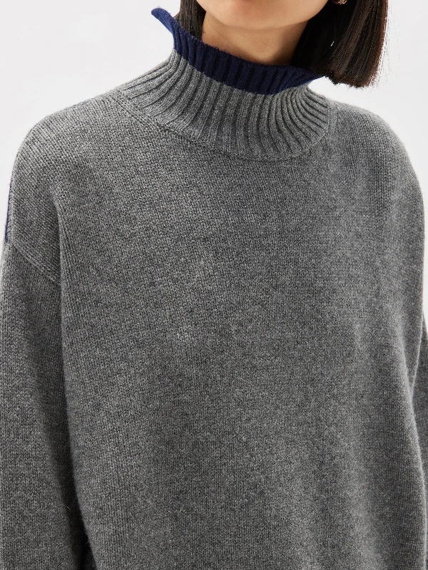 contrast detail turtleneck knit