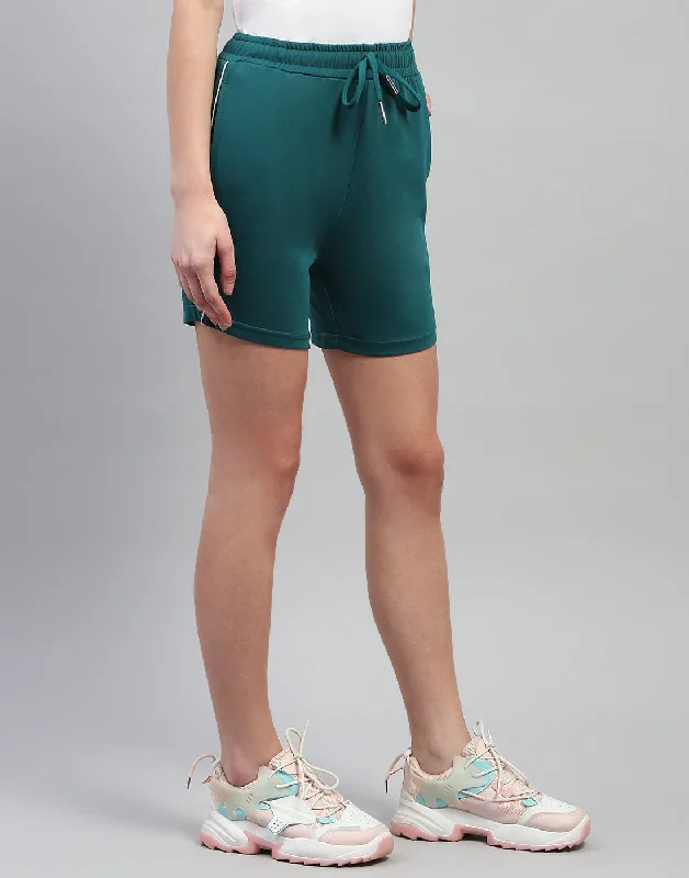 Women Green Solid Regular Fit Short