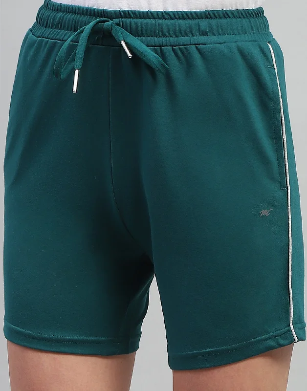 Women Green Solid Regular Fit Short