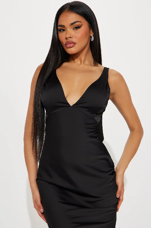 Ariel Backless Satin Gown - Black