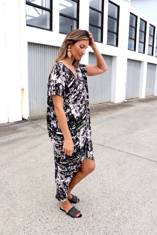 Island Holiday High Low Dress In Black Marble