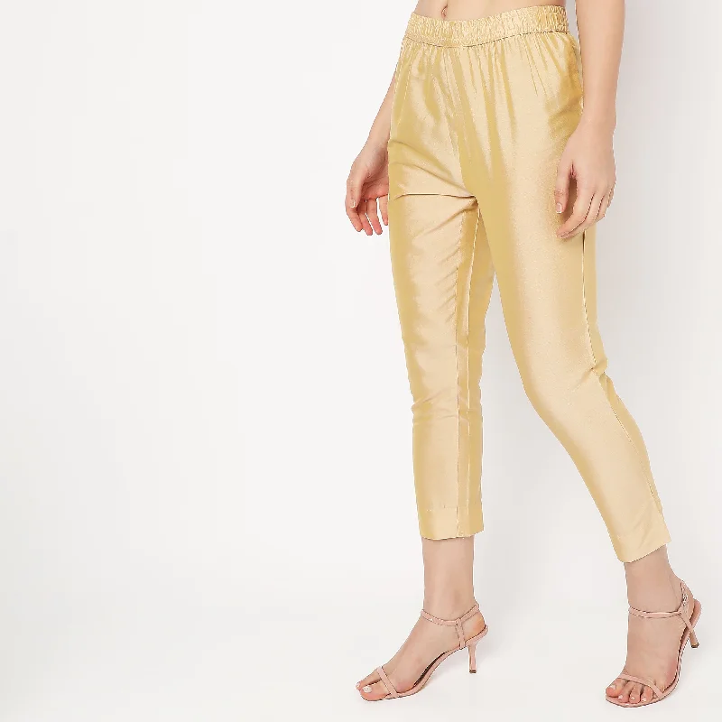 Slim Fit Solid Mid Rise Pants